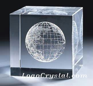 Globo 3D del mundo láser grabado en el cubo de cristal 60x60x60mm